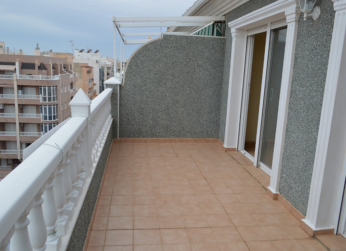 NEW PENTHOUSE IN TORREVIEJA
