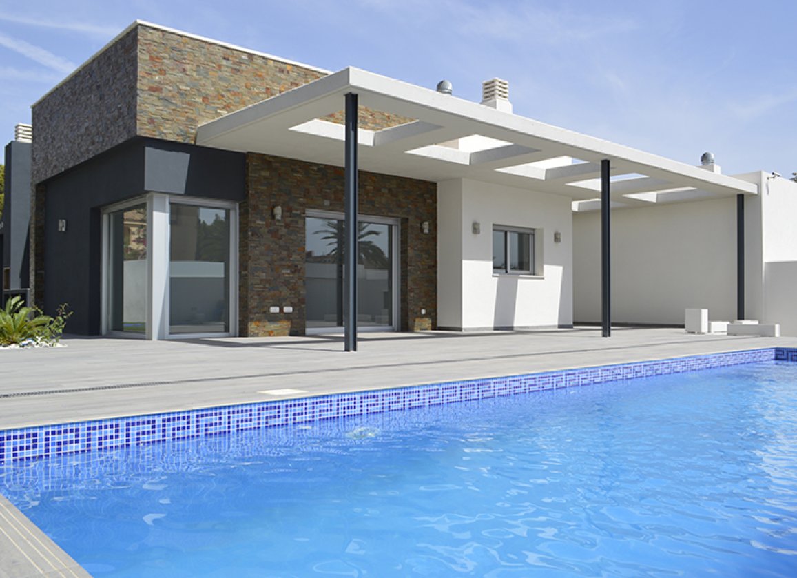 DETACHED VILLA WITH PRIVATE POOL